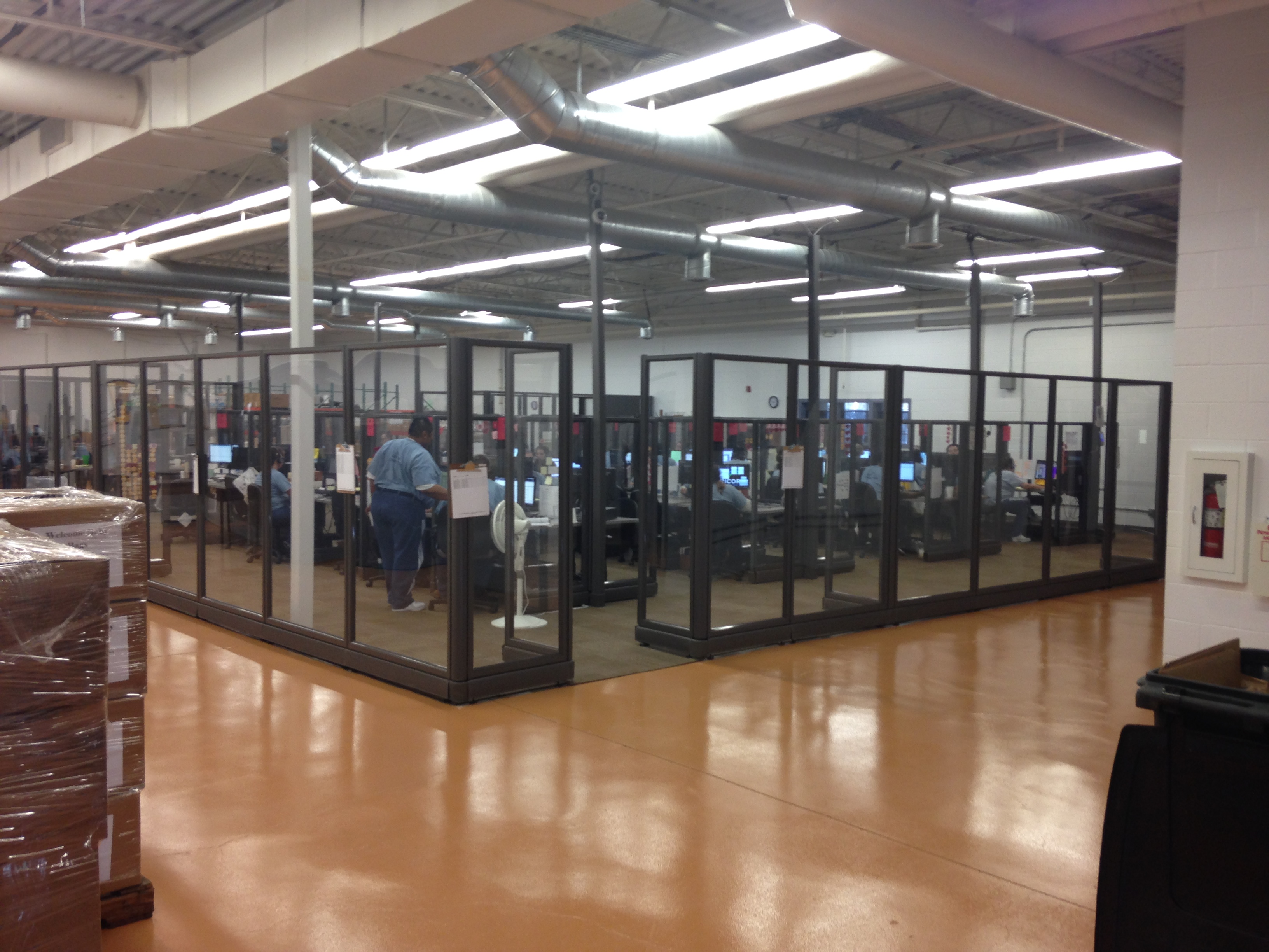 Secure call center floor